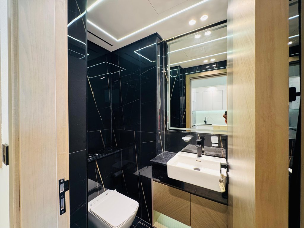 Modern 1BR Apartment | Binghatti Heights | City View, photo 3