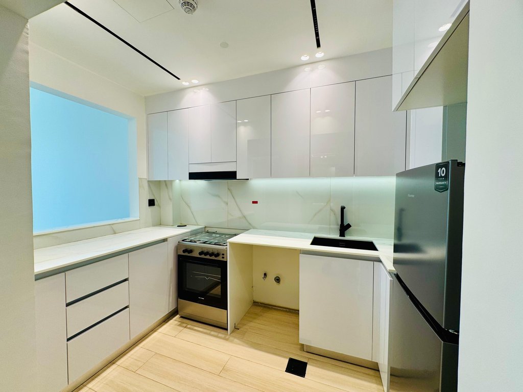 Modern 1BR Apartment | Binghatti Heights | City View, photo 4