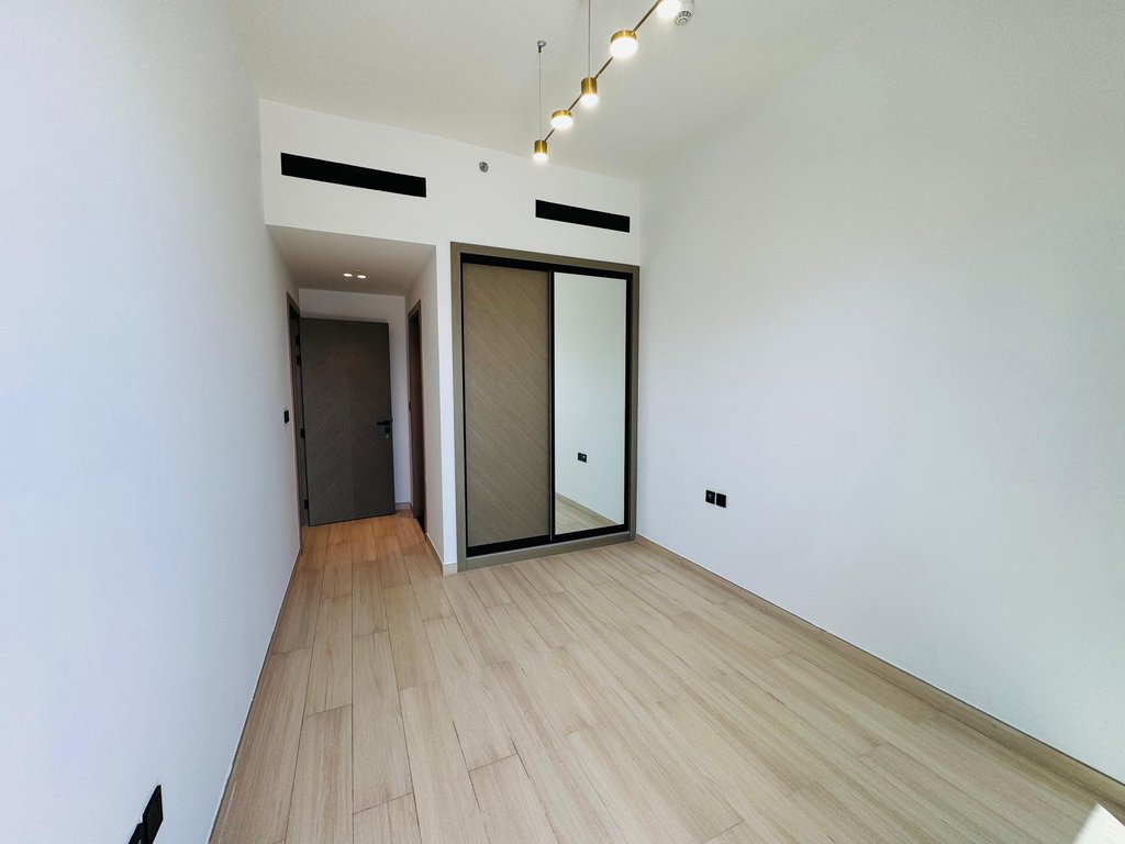 Modern 1BR Apartment | Binghatti Heights | City View, photo 5